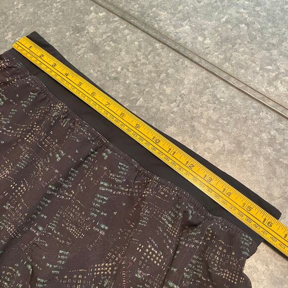 Lululemon T.H.E. Linerless Shorts Mens Large Multicolor AOP Black Athleisure - Picture 7 of 9